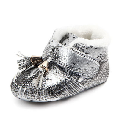 Бебешки обувки за момичета в няколко цвята