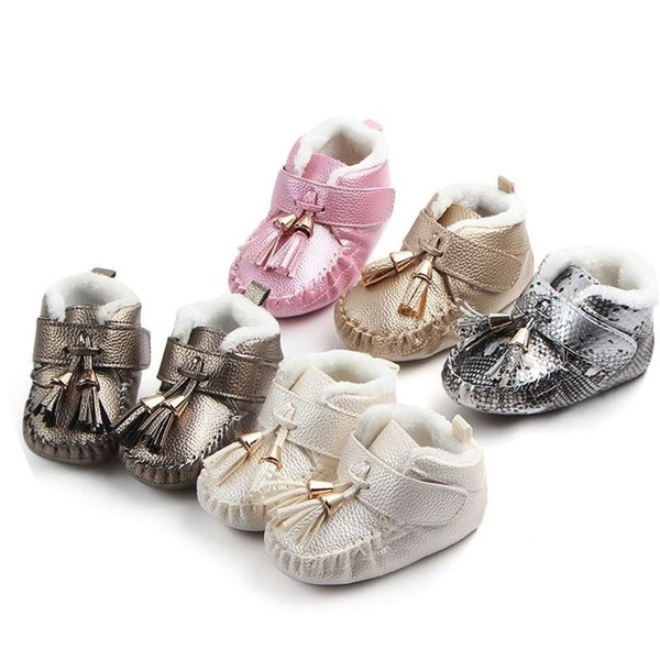 Бебешки обувки за момичета в няколко цвята