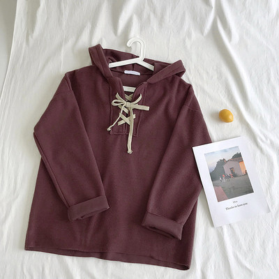 Модерен дамски суичър с връзки и качулка в три цвята