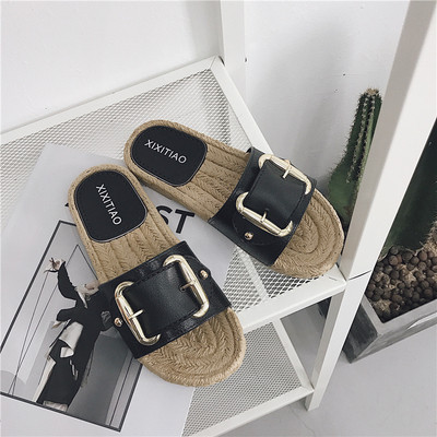 Дамски ежедневни чехли с метална катарама в три цвят