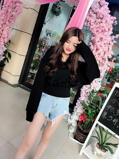 Стилен дамски суичър в два цвята