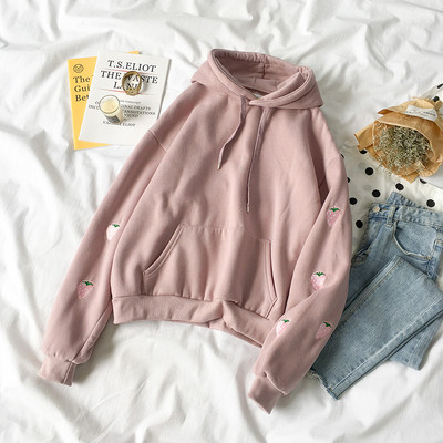 Модерен дамски суичър с бродерия по ръкавите