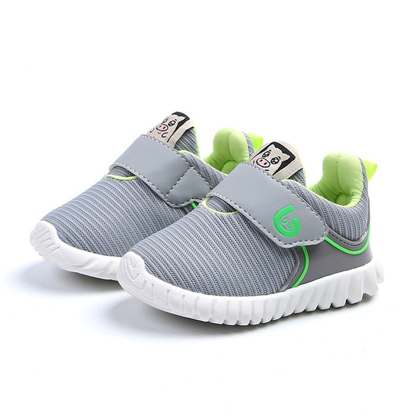 Бебешки обувки в три цвята с лепенка за момчета и момияета