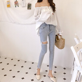 Актуални дамски дънки с разкъсани мотиви и висока талия