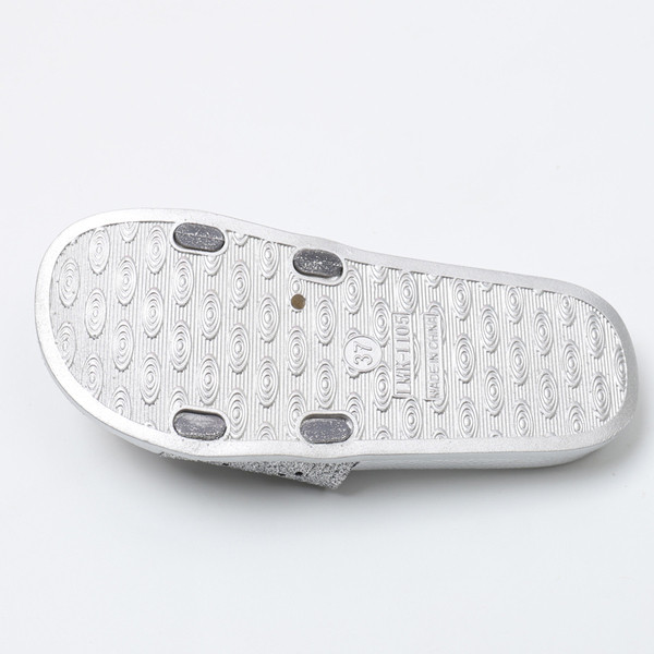 Актуални дамски чехли в златист, сребрист и черен цвят