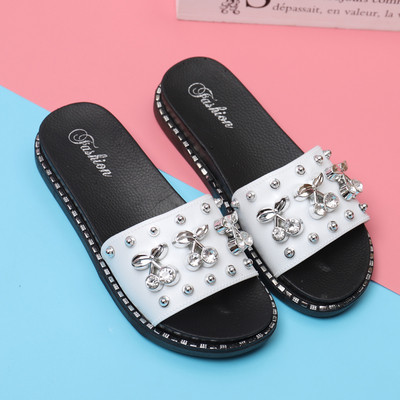 Μοντέρνες γυναικείες παντόφλες σε τρία χρώματα με πέτρες