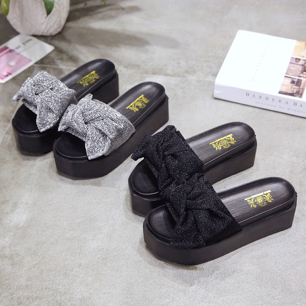 Стилни дамски чехли с платформа и панделка в черен и сив цвят