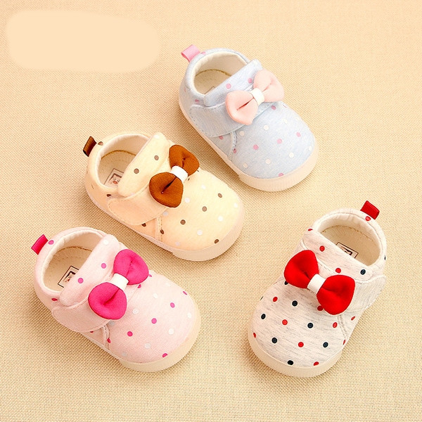 Бебешки обувки за момичета с панделка в няколко цвята