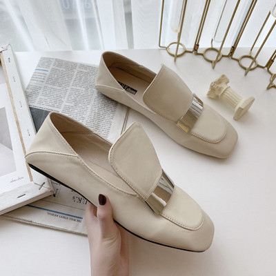 Mocasini eleganti de dama cu decor metalic alb-negru