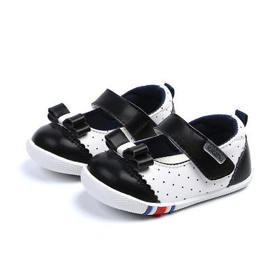 Модерни бебешки обувки с панделки и лепенки в няколко цвята