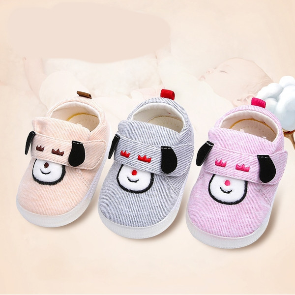 Бебешки обувки с лепенки и анимация в три цвята за момичета