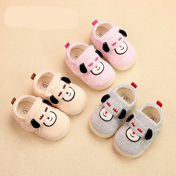 Бебешки обувки с лепенки и анимация в три цвята за момичета