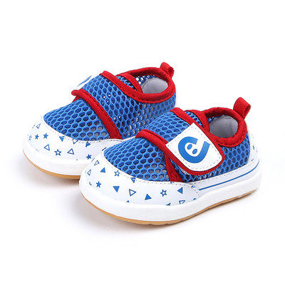 Бебешки обувки за момчета и момичета в няколко цвята с лепенки