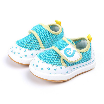 Бебешки обувки за момчета и момичета в няколко цвята с лепенки