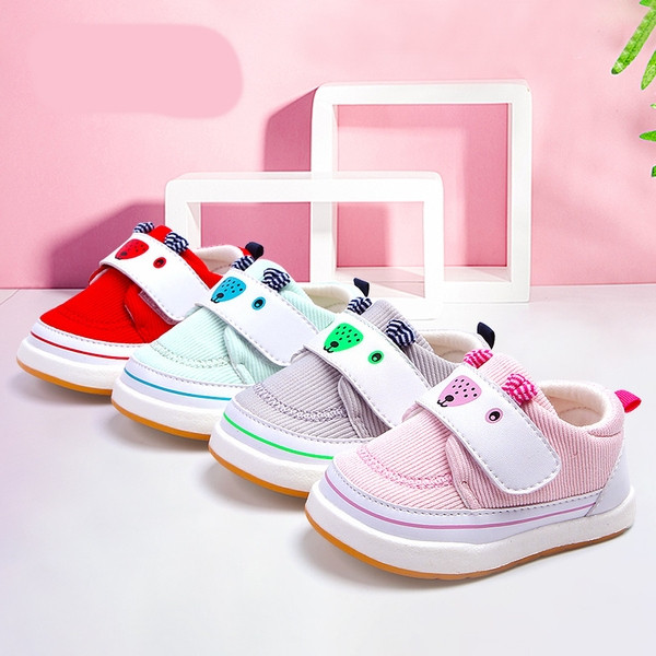 Пролетни бебешки обувки за момичета с 3D декорация в няколко цвята