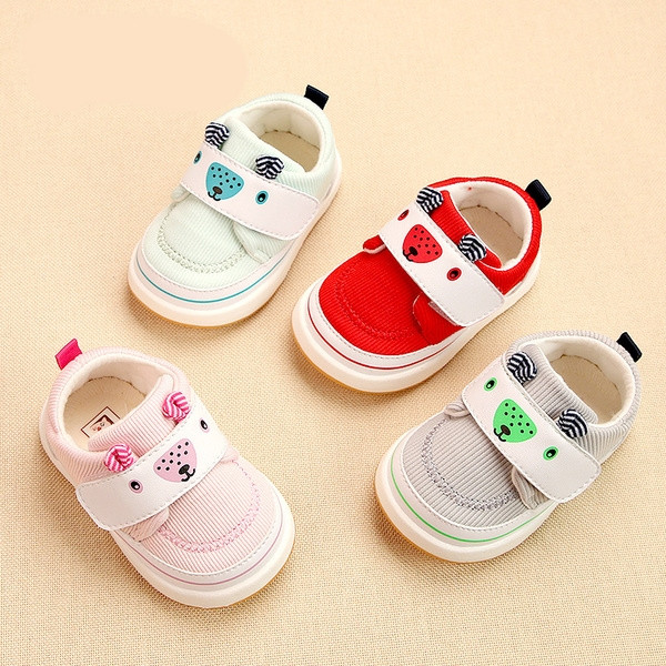 Пролетни бебешки обувки за момичета с 3D декорация в няколко цвята