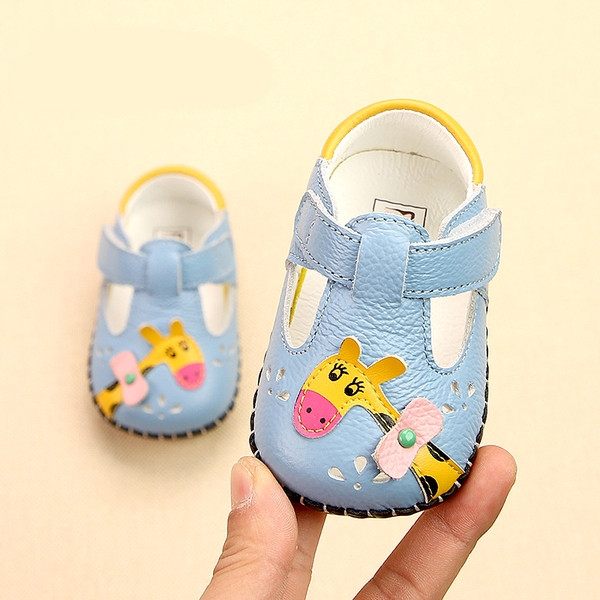 Бебешки сандали за момичета с анимация в розов,син.бял и червен цвят