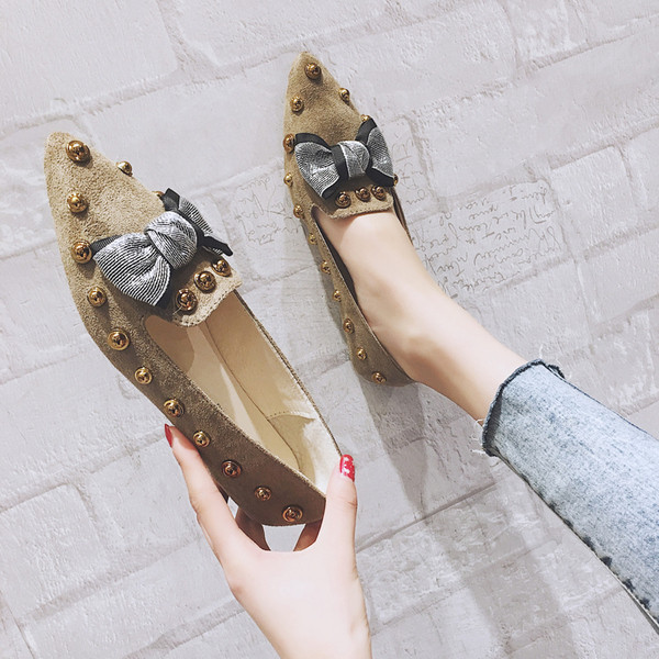 Актуални дамски мокасини с метални елементи и панделка в два цвята