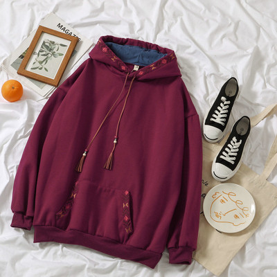 Модерен дамски суичър с бродерия в четири цвята