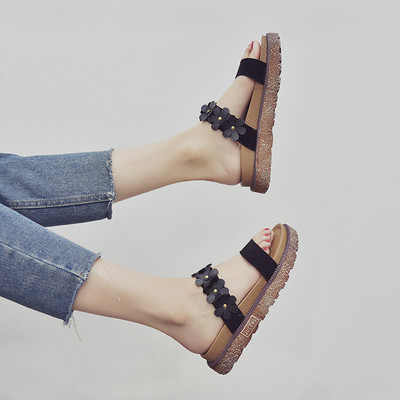 Модерни дамски чехли с флорални мотиви в три цвята