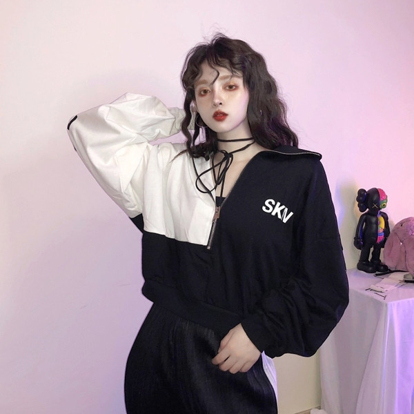 Ежедневен дамски суичър в два цвята с надпис