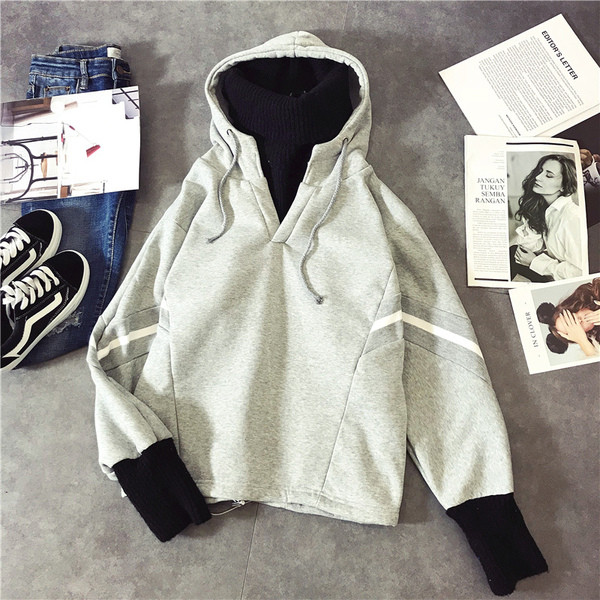 Дамски небрежен суичър в три цвята с бели кантове