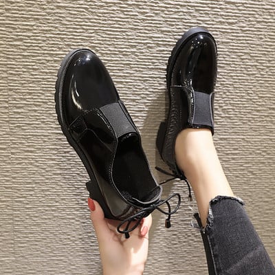 Καθημερινά γυναικεία παπούτσια με δεσμούς σε μαύρο χρώμα - δύο μοντέλα