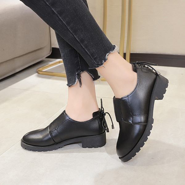 Ежедневни дамски обувки с връзки в черен цвят - два модела