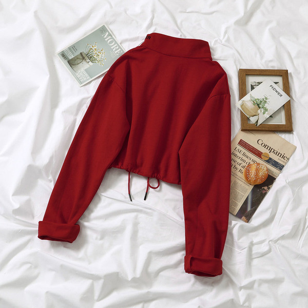 Moдерен дамски къс суичър с цип и връзка