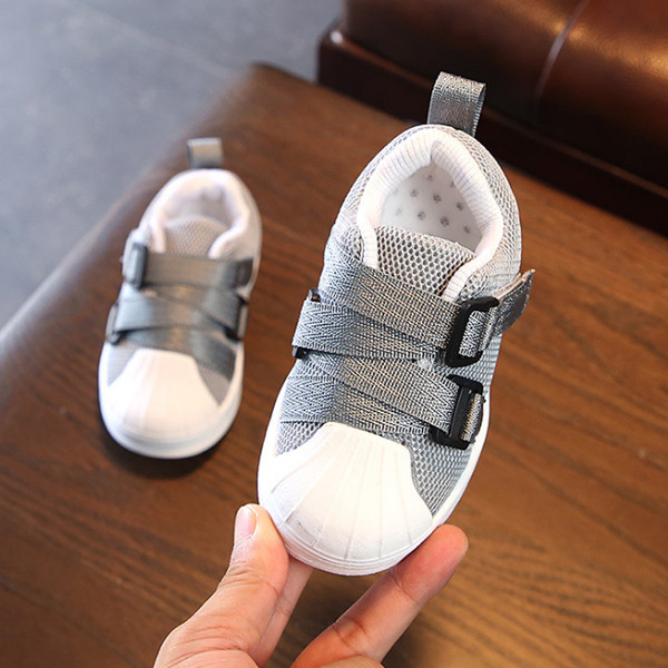 Детски пролетни обувки с лепенки за момичета в сив,черен и розов цвят