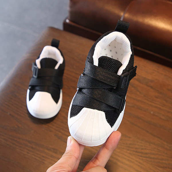 Детски пролетни обувки с лепенки за момичета в сив,черен и розов цвят