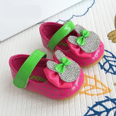 Бебешки обувки за момичета в розов цвят с панделка