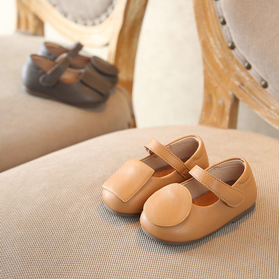 Бебешки обувки за момичета в сив и кафяв цвят с лепенка
