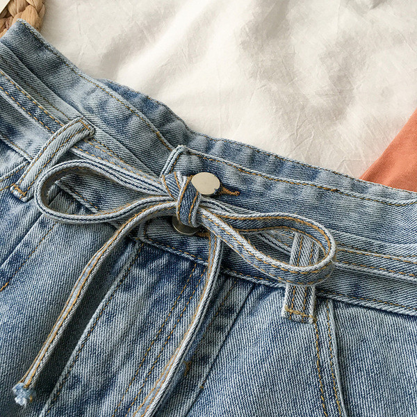 Дамски ежедневни дънки широк модел в син цвят