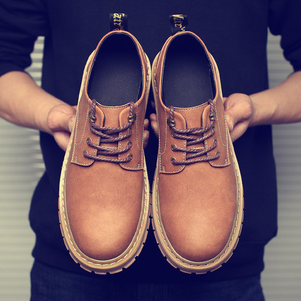 Модерни мъжки  обувки с връзки в няколко цвята