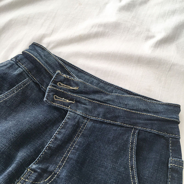 Дамски модерни дънки с висока талия и разкъсани мотиви