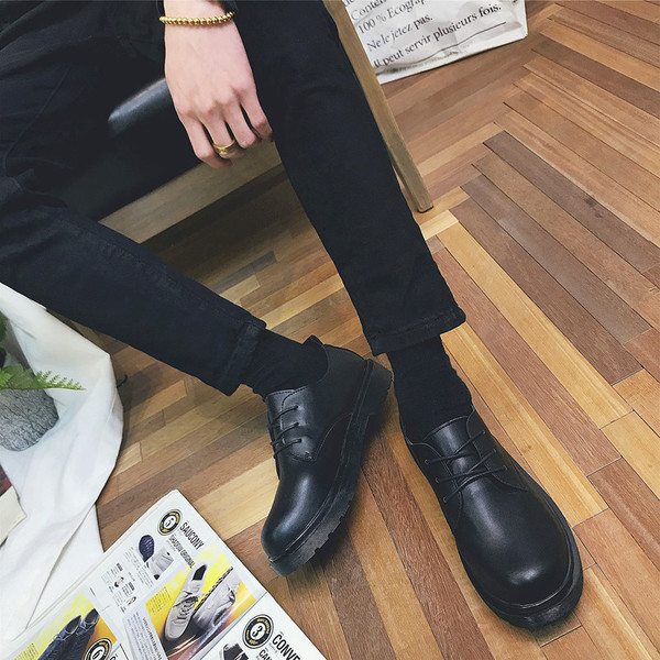 Мъжки официални обувки в черен цвят от еко кожа с връзки