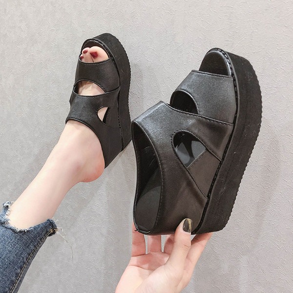 Нов модел дамски чехли с платформа в два модела