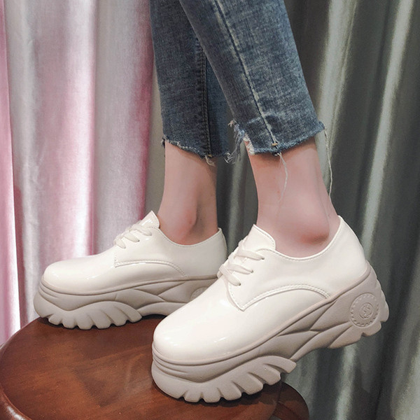 Модерни дамски обувки с висока подметка в няколко цвята