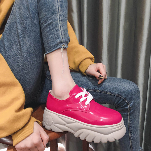 Модерни дамски обувки с висока подметка в няколко цвята