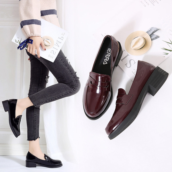 Елегантни дамски мокасини в два модела