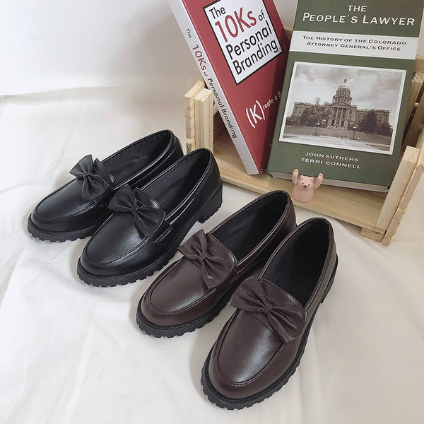 Дамски мокасини от еко кожа с панделка в черен и кафяв цвят