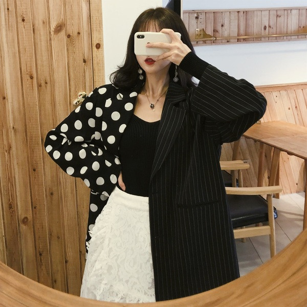 Нов модел дамско сако с V-образна яка 