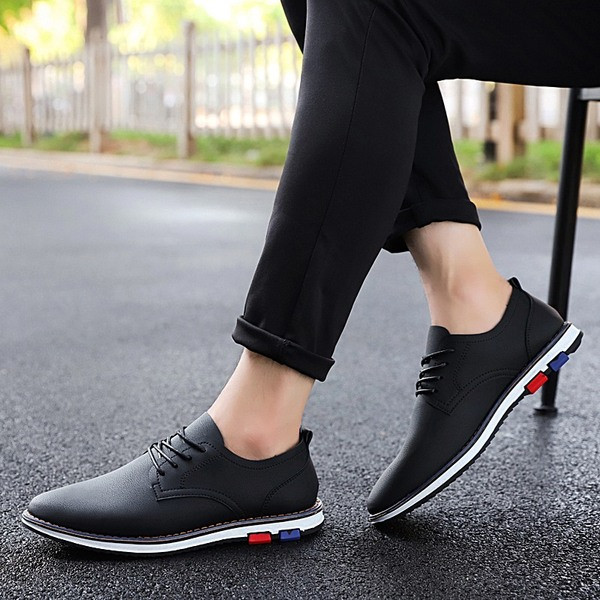 Мъжки модерни обувки с връзки в черен и син цвят