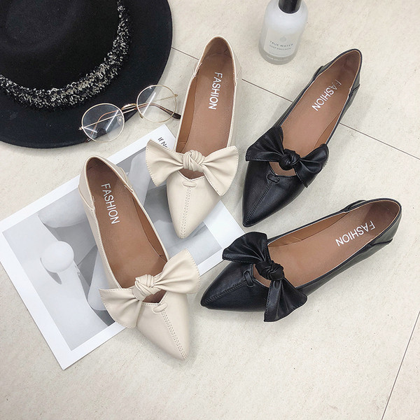 Дамски мокасини заострен модел с панделка в два цвята