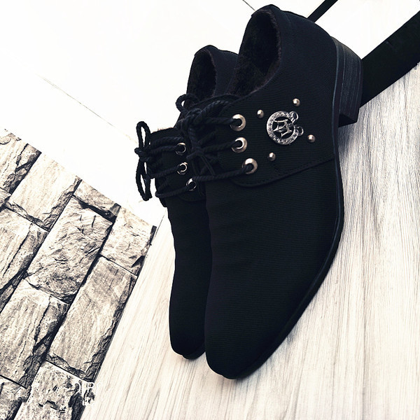 Модерни мъжки обувки в три цвята с връзки и метален елемент