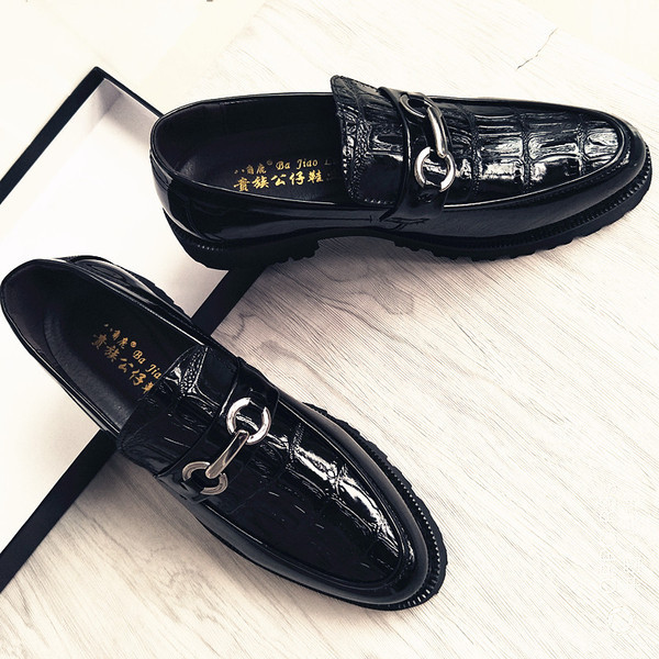 Мъжки официални обувки от еко кожа-лак с металена катарама