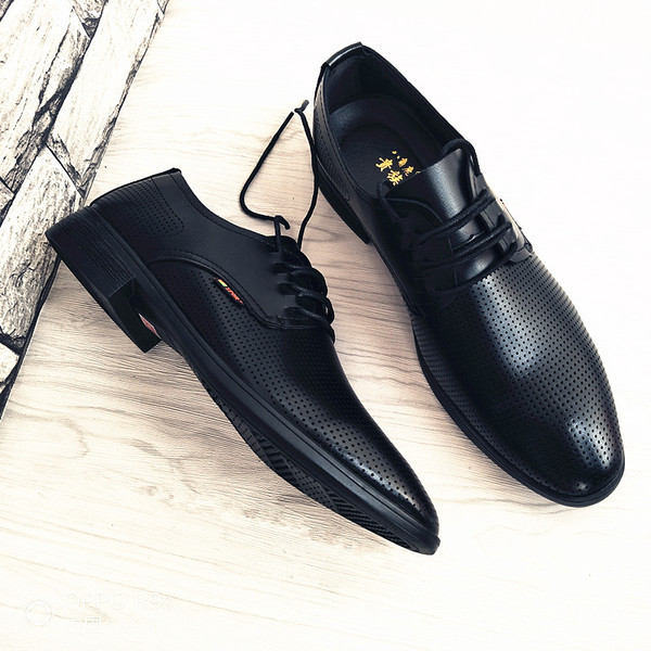 Мъжки официални обувки черен цвят с връзки