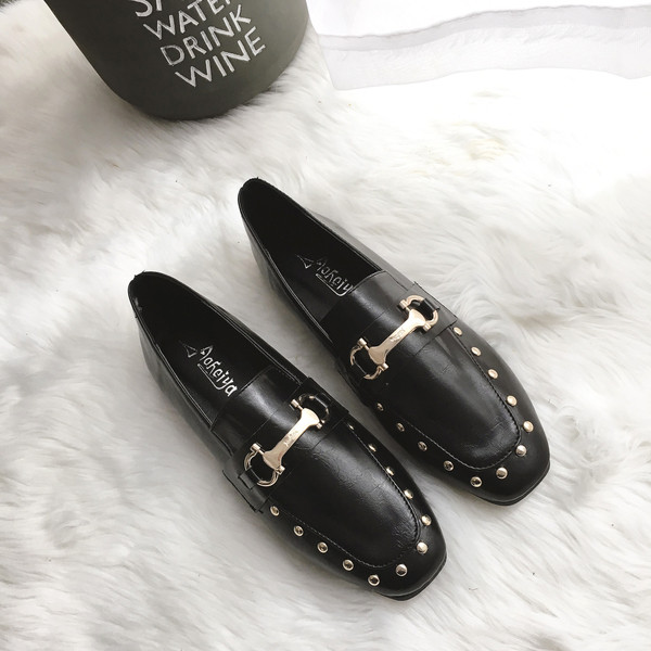 Стилни дамски мокасини с метални елементи в черен, зелен и кафяв цвят