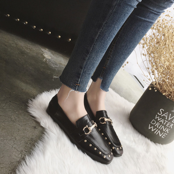 Стилни дамски мокасини с метални елементи в черен, зелен и кафяв цвят